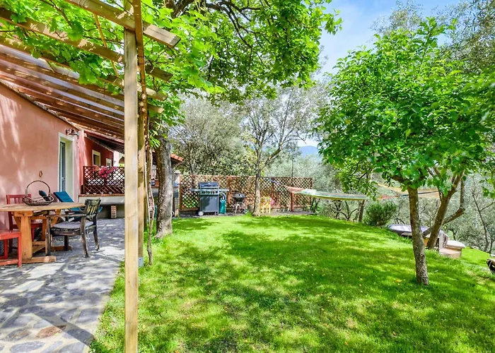 3 Bedroom Gorgeous In Nyaraló Uscio