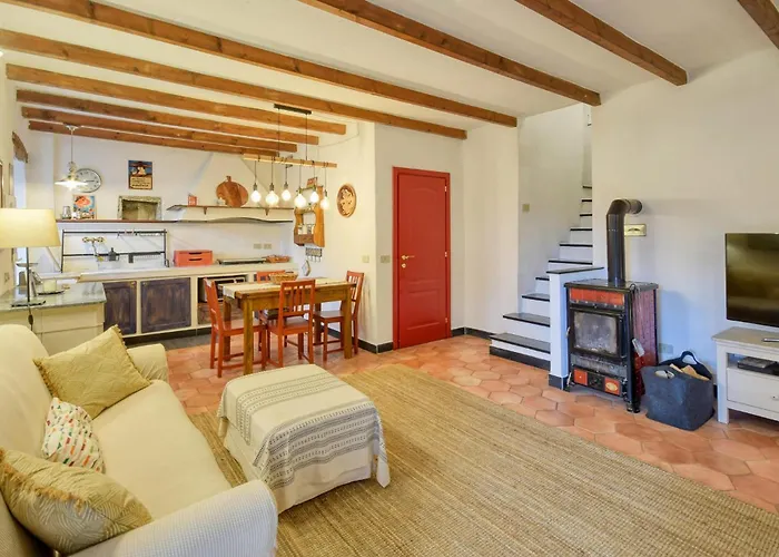3 Bedroom Gorgeous In Dom wakacyjny Uscio